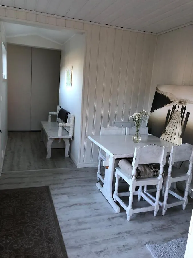 Dom wakacyjny Self Catering Cabin Private Sauna Willa Sztokholm
